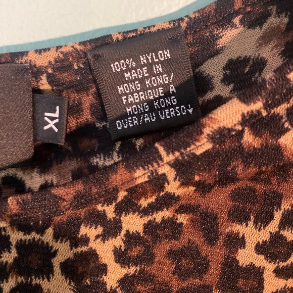 🍂Neiman Marcus Women’s Leopard Print Top🍂 - Picture 7 of 10